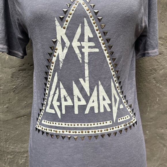 LUCKY BRAND DEF LEPPARD DISTRESSED STUDDED LOGO TEE SHORT SLEEVE GREY T-SHIRT S - Picture 7 of 9